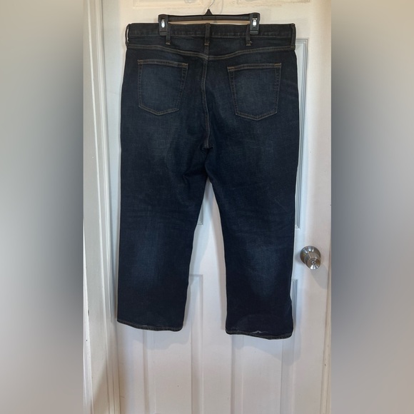 Old Navy Loose Built-In Flex Jeans - Picture 6 of 12